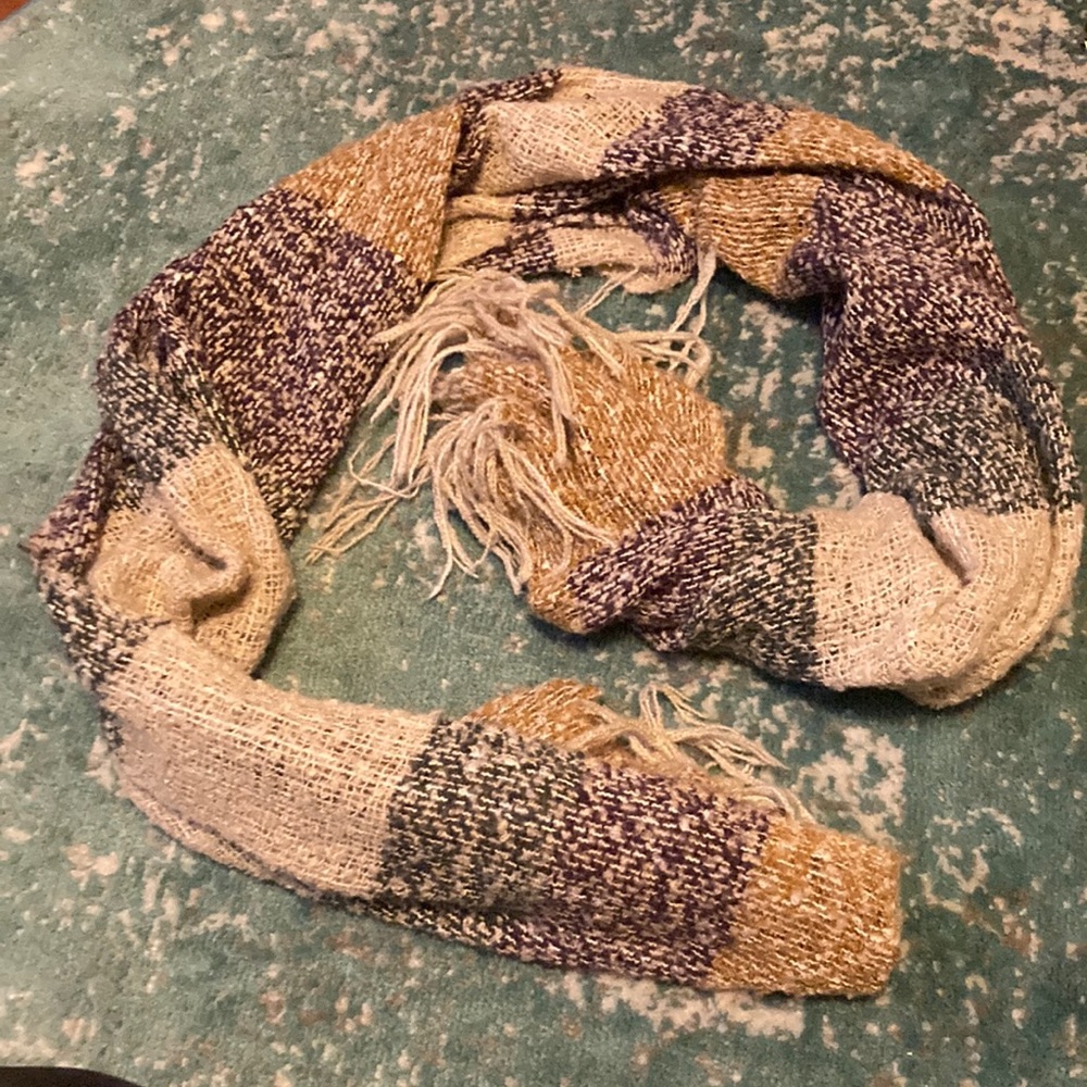 Women’s scarf